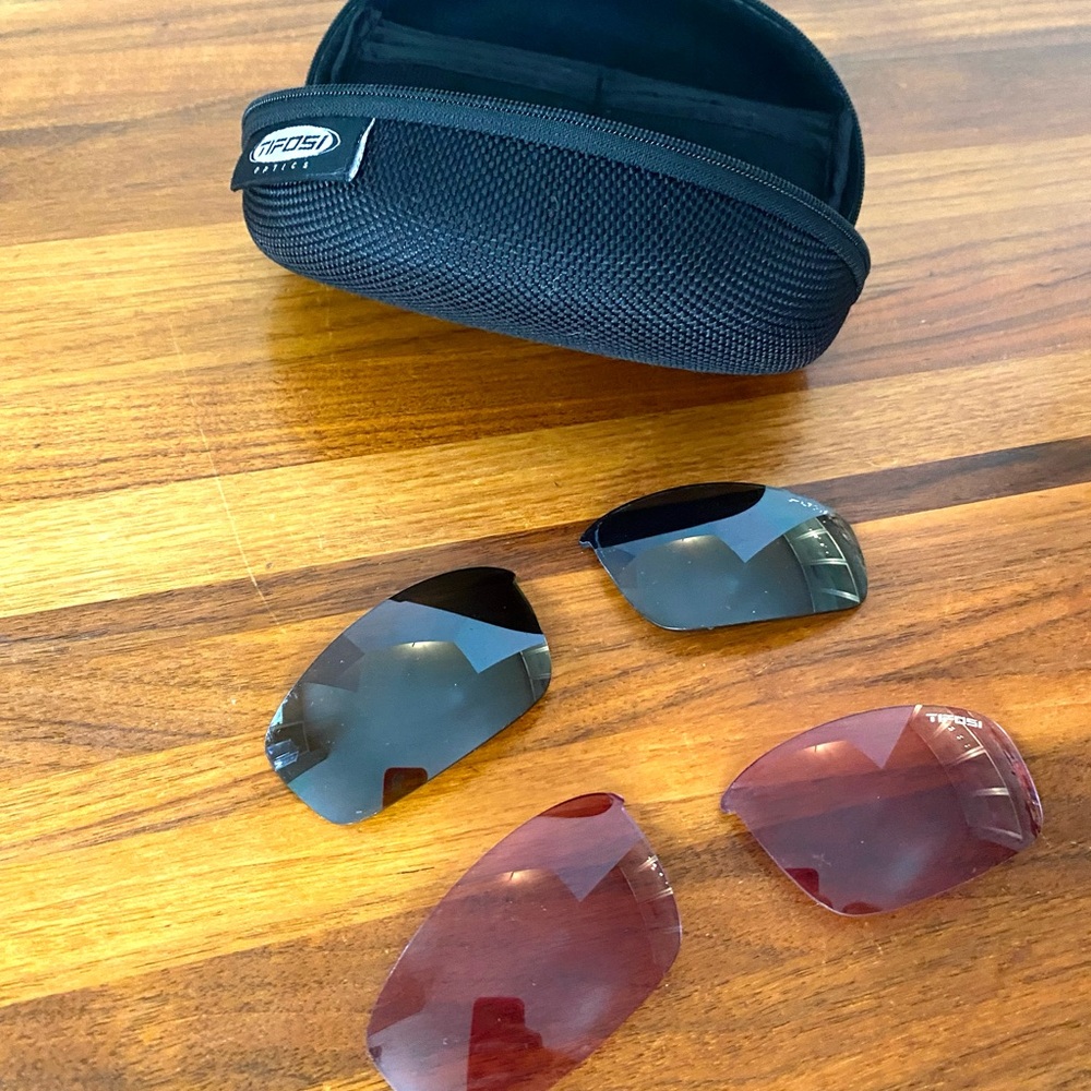 Tifosi Optics Replacement Lens Black and Red Lens Set and Sunglasses Case